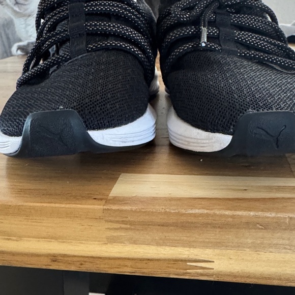 Puma Women’s Black and White SoftFoam Sneakers size 6 - Picture 3 of 10